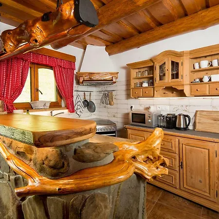 Kubinska Hola - Zrub * Dolny Kubin